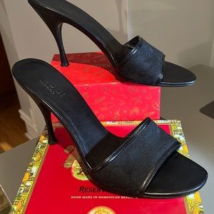 GUCCI slides. Black monogram. Authentic. Size 9B. Vintage. No box or bag.